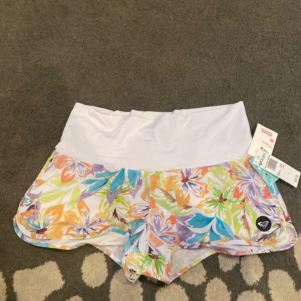 Roxy Women’s White Floral board shorts NWT Size L